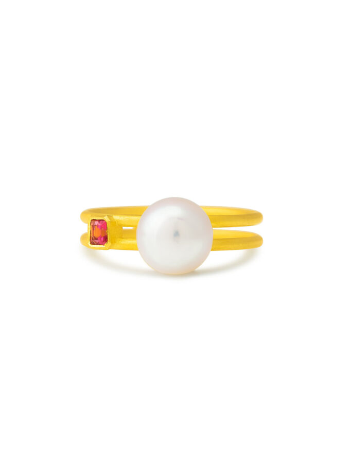 18K Yellow Gold Ring with Natural Pearl