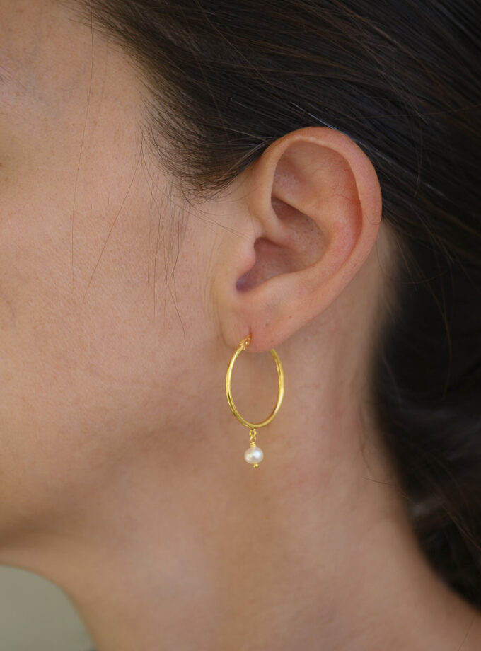 Hoop earrings in 14k Solid Yellow Gold with natural pearls