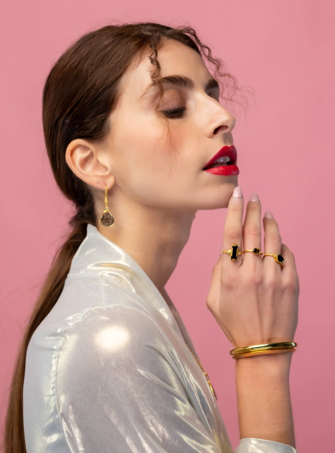 18K Yellow Gold Diamond Ring with Black Spinel